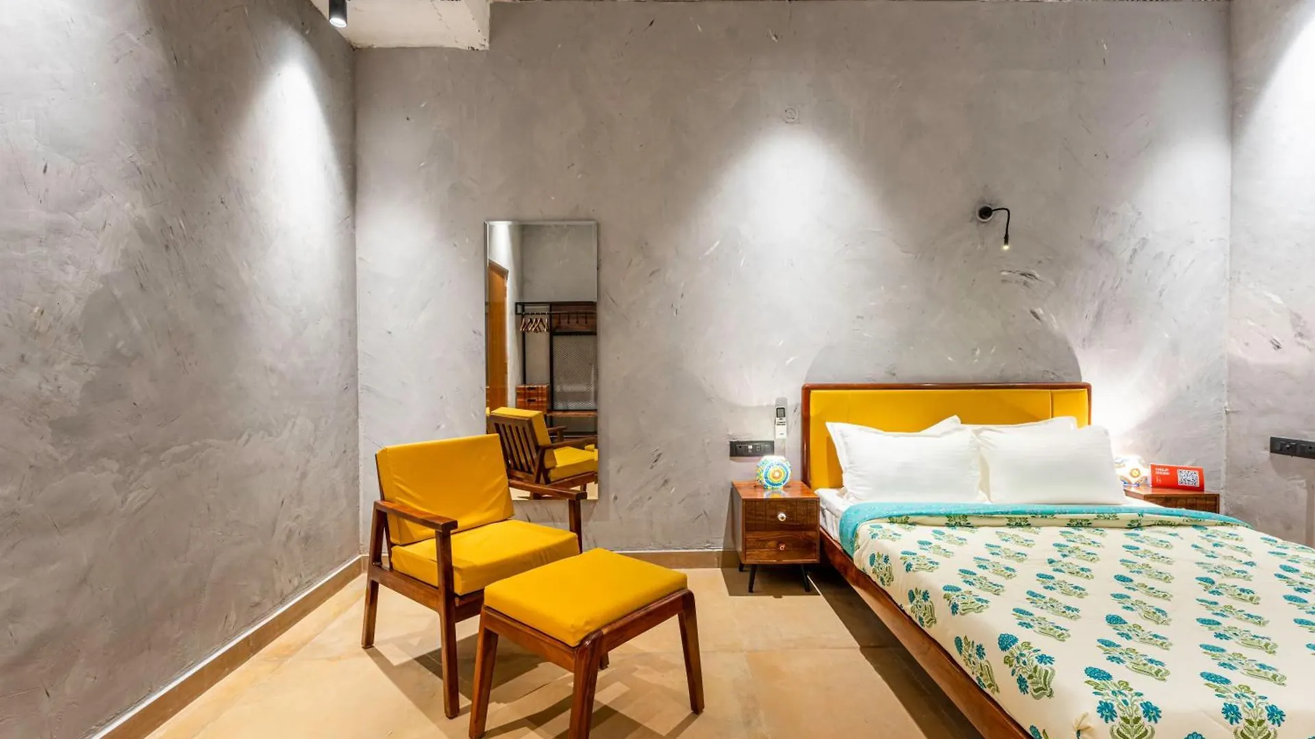 Local Lok Hostel Varanasi