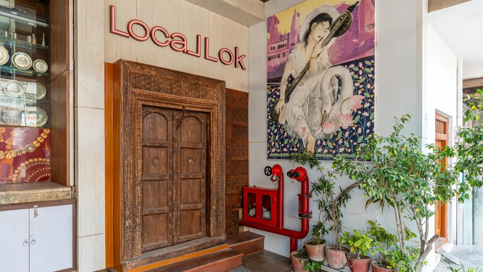 Local Lok Hostel Varanasi
