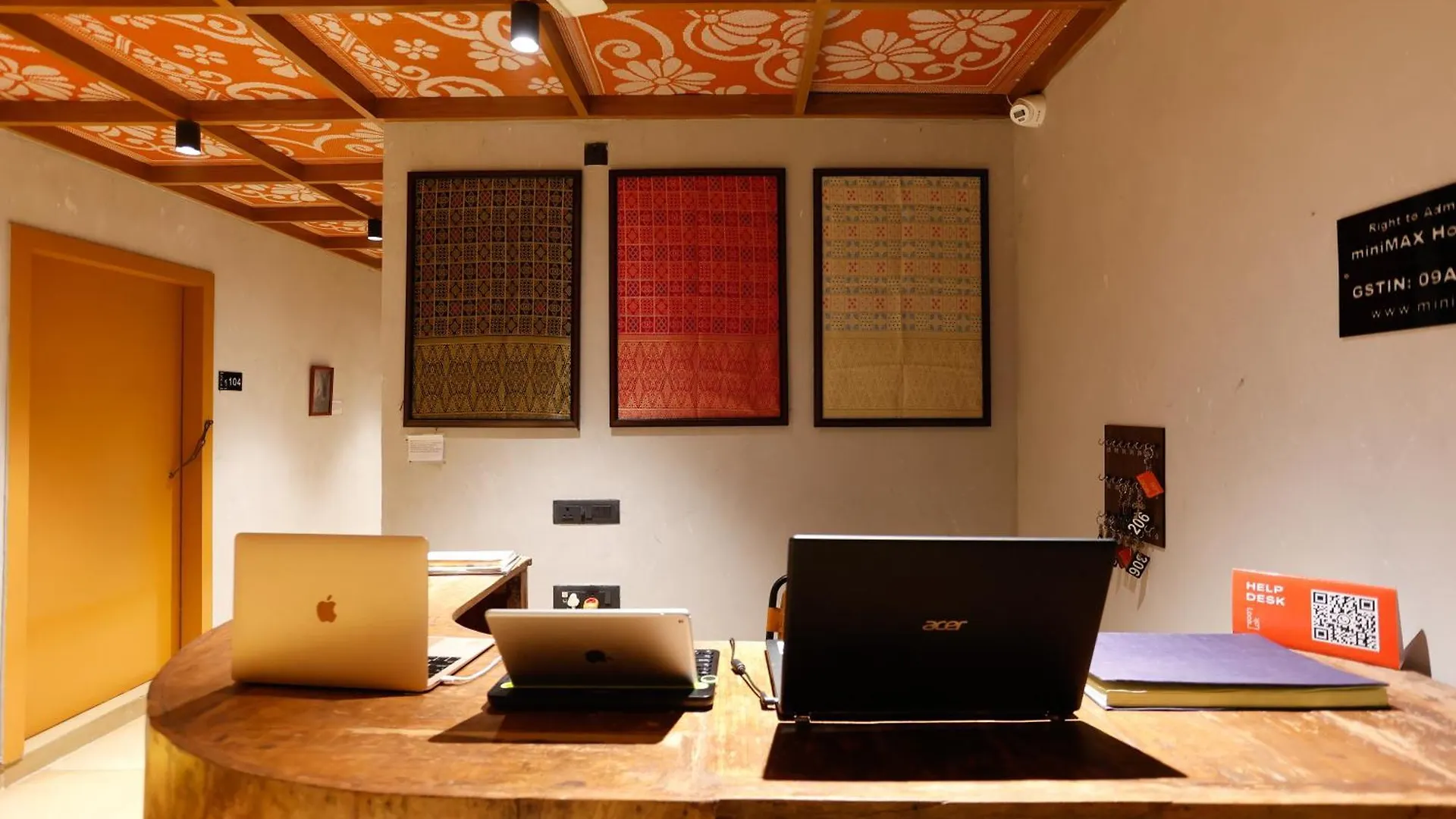 Local Lok Hostel Varanasi